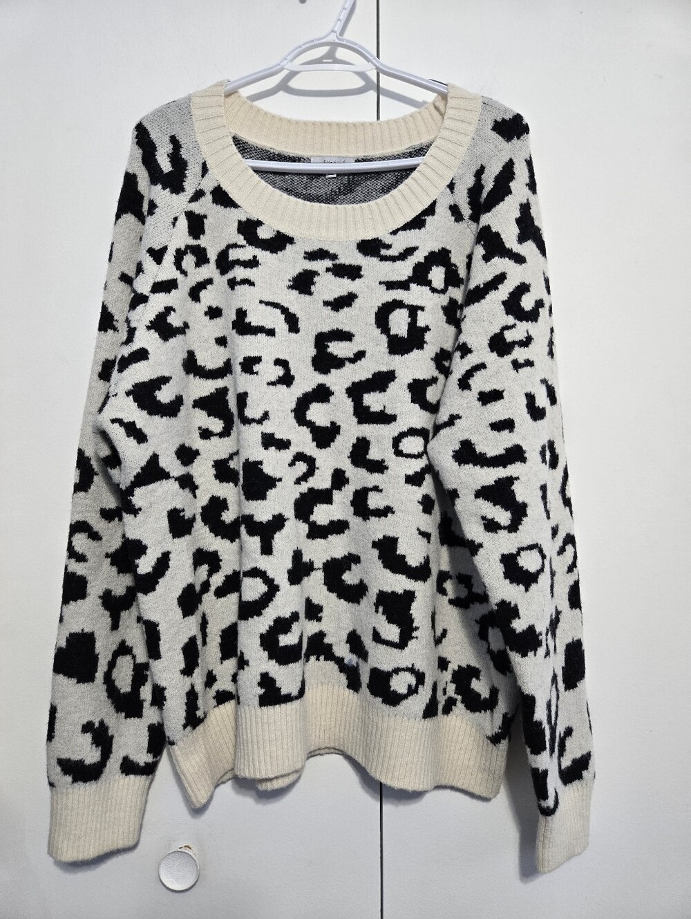 White Birch Leopard Print Sweater Womens 2XL Cream Black Fuzzy Knit